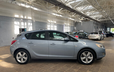 Opel Astra J, 2011 год, 785 000 рублей, 4 фотография
