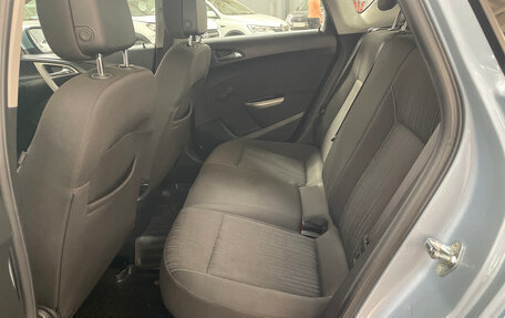 Opel Astra J, 2011 год, 785 000 рублей, 20 фотография