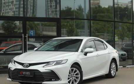 Toyota Camry, 2021 год, 2 990 000 рублей, 1 фотография