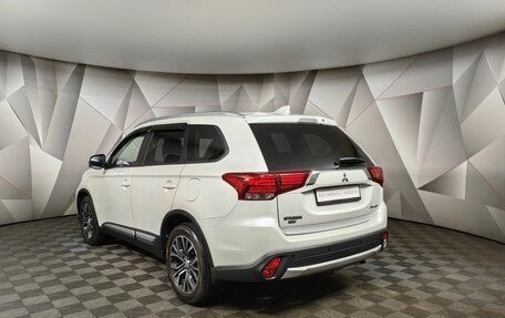 Mitsubishi Outlander III рестайлинг 3, 2018 год, 2 135 000 рублей, 4 фотография