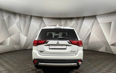 Mitsubishi Outlander III рестайлинг 3, 2018 год, 2 135 000 рублей, 8 фотография