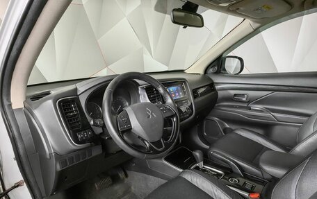 Mitsubishi Outlander III рестайлинг 3, 2018 год, 2 135 000 рублей, 14 фотография