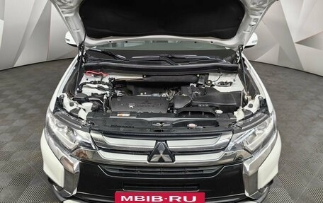 Mitsubishi Outlander III рестайлинг 3, 2018 год, 2 135 000 рублей, 19 фотография