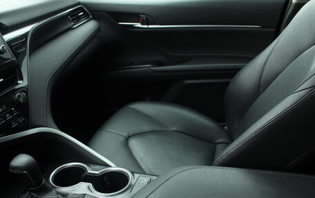 Toyota Camry, 2021 год, 2 990 000 рублей, 15 фотография