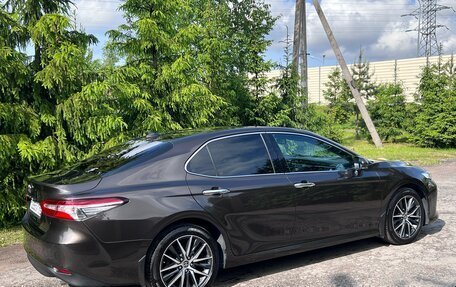 Toyota Camry, 2019 год, 2 530 000 рублей, 4 фотография