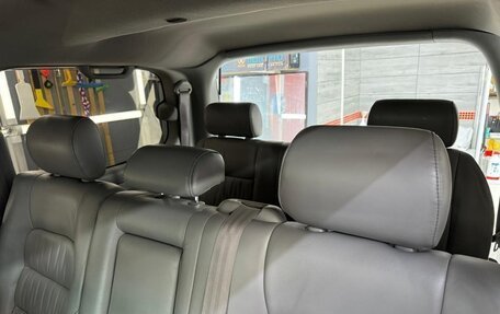 Toyota Land Cruiser 100 рестайлинг 2, 2003 год, 2 500 000 рублей, 6 фотография