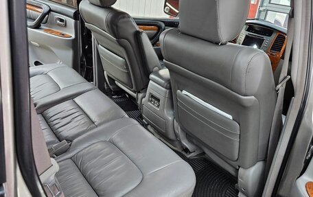 Toyota Land Cruiser 100 рестайлинг 2, 2003 год, 2 500 000 рублей, 12 фотография