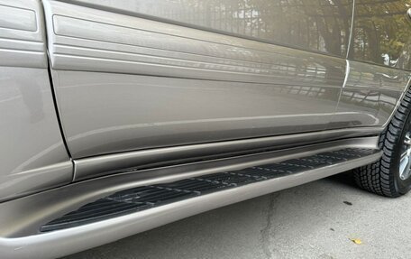 Toyota Land Cruiser 100 рестайлинг 2, 2003 год, 2 500 000 рублей, 13 фотография