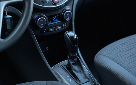 Hyundai Solaris II рестайлинг, 2015 год, 949 000 рублей, 24 фотография