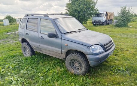 Chevrolet Niva I рестайлинг, 2005 год, 220 000 рублей, 1 фотография