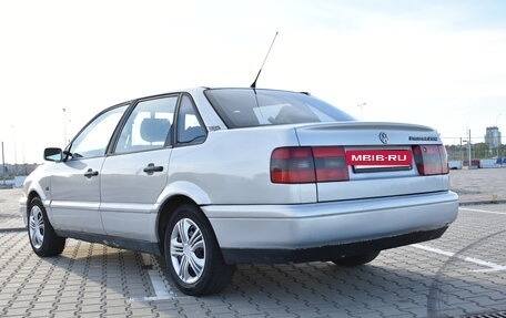 Volkswagen Passat B4, 1996 год, 175 000 рублей, 2 фотография