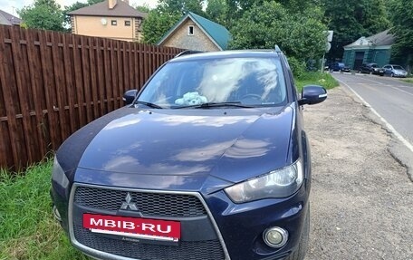 Mitsubishi Outlander III рестайлинг 3, 2012 год, 980 000 рублей, 15 фотография