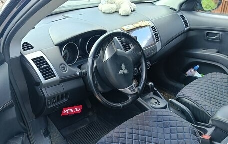 Mitsubishi Outlander III рестайлинг 3, 2012 год, 980 000 рублей, 4 фотография