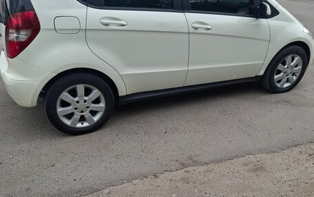 Mercedes-Benz A-Класс, 2011 год, 620 000 рублей, 3 фотография