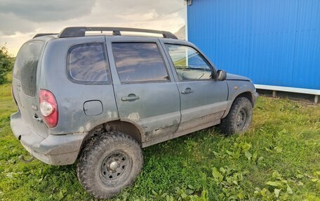 Chevrolet Niva I рестайлинг, 2005 год, 220 000 рублей, 2 фотография