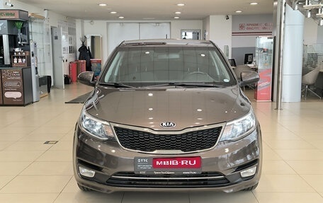 KIA Rio III рестайлинг, 2015 год, 1 050 000 рублей, 2 фотография