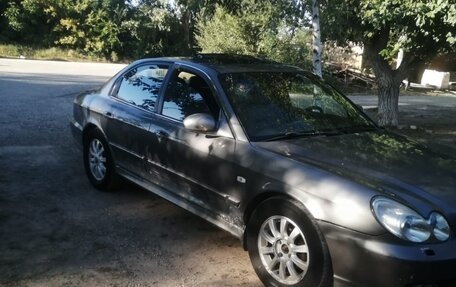 Hyundai Sonata IV рестайлинг, 2005 год, 300 000 рублей, 2 фотография