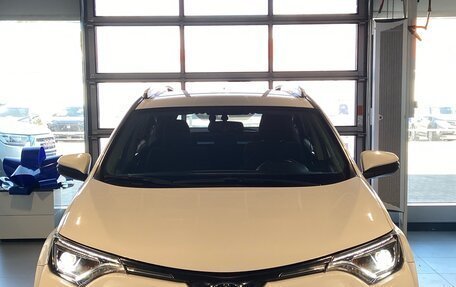 Toyota RAV4, 2018 год, 2 600 000 рублей, 3 фотография