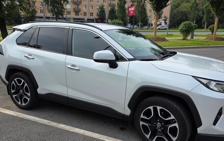 Toyota RAV4, 2020 год, 3 050 000 рублей, 4 фотография