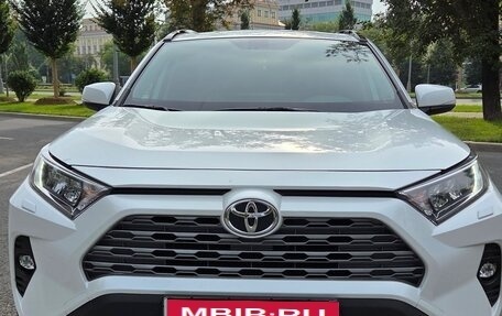 Toyota RAV4, 2020 год, 3 050 000 рублей, 3 фотография