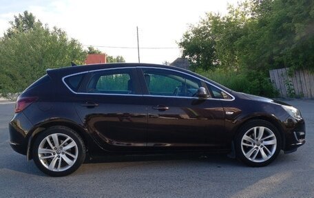 Opel Astra J, 2014 год, 1 550 000 рублей, 4 фотография
