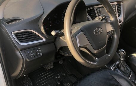 Hyundai Solaris II рестайлинг, 2018 год, 920 000 рублей, 10 фотография