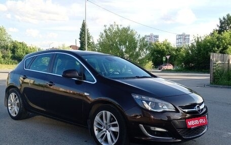 Opel Astra J, 2014 год, 1 550 000 рублей, 3 фотография