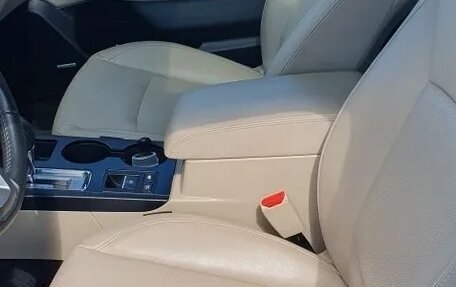 Subaru Outback IV рестайлинг, 2017 год, 2 350 000 рублей, 8 фотография