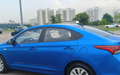Hyundai Solaris II рестайлинг, 2018 год, 1 300 000 рублей, 3 фотография