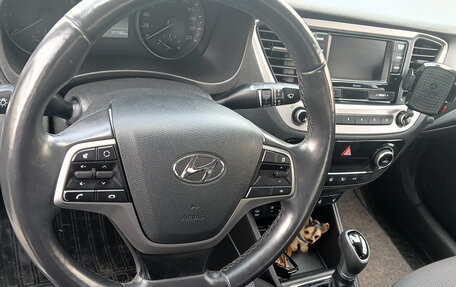 Hyundai Solaris II рестайлинг, 2018 год, 1 300 000 рублей, 5 фотография