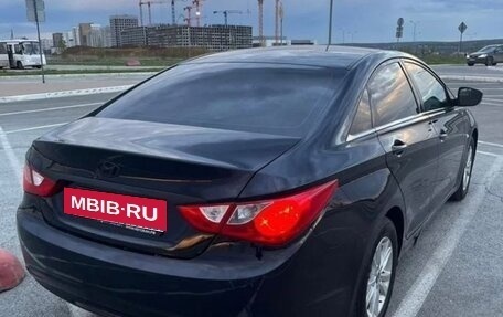 Hyundai Sonata VI, 2012 год, 980 000 рублей, 3 фотография