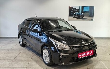 KIA Rio IV, 2017 год, 899 000 рублей, 3 фотография