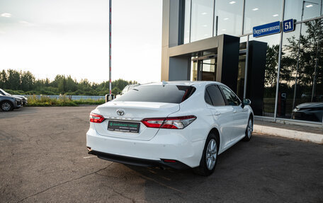 Toyota Camry, 2021 год, 2 500 000 рублей, 5 фотография