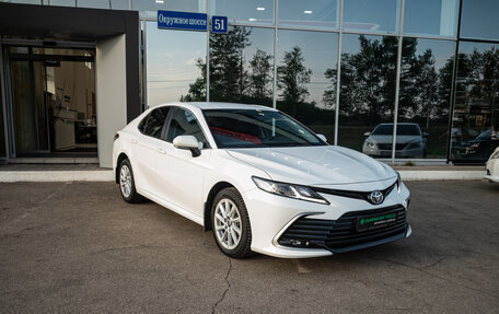 Toyota Camry, 2021 год, 2 500 000 рублей, 4 фотография