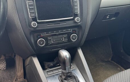 Volkswagen Jetta VI, 2012 год, 1 000 001 рублей, 14 фотография