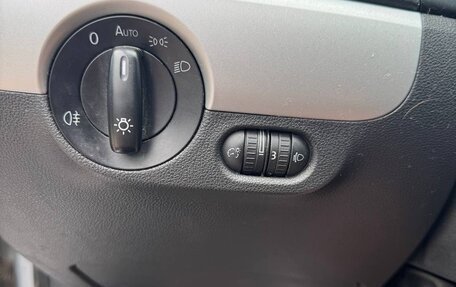 Volkswagen Jetta VI, 2012 год, 1 000 001 рублей, 15 фотография