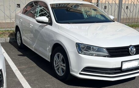 Volkswagen Jetta VI, 2015 год, 1 550 000 рублей, 2 фотография