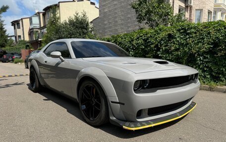 Dodge Challenger III рестайлинг 2, 2018 год, 3 600 000 рублей, 2 фотография