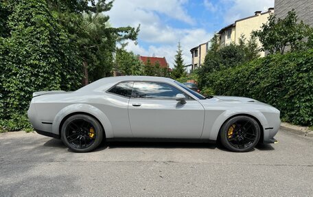 Dodge Challenger III рестайлинг 2, 2018 год, 3 600 000 рублей, 11 фотография