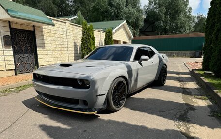 Dodge Challenger III рестайлинг 2, 2018 год, 3 600 000 рублей, 19 фотография