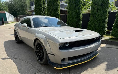 Dodge Challenger III рестайлинг 2, 2018 год, 3 600 000 рублей, 18 фотография