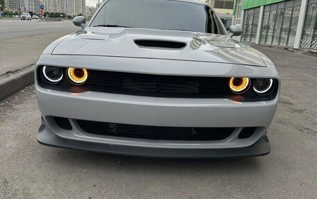 Dodge Challenger III рестайлинг 2, 2018 год, 3 600 000 рублей, 30 фотография