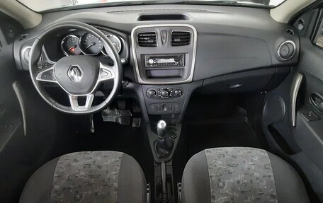 Renault Logan II, 2019 год, 900 000 рублей, 10 фотография