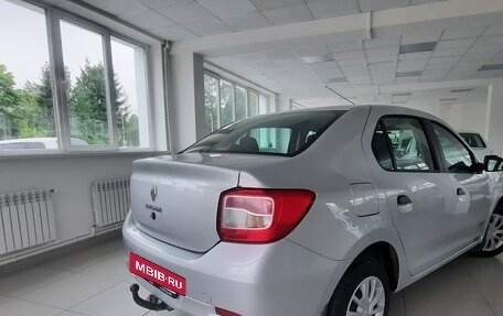 Renault Logan II, 2019 год, 900 000 рублей, 4 фотография