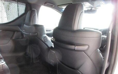 Toyota Alphard III, 2021 год, 4 100 000 рублей, 16 фотография