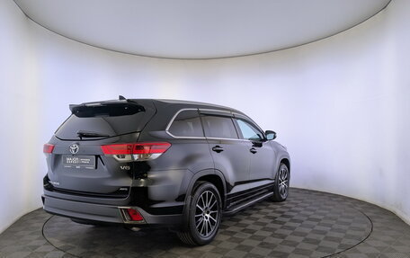 Toyota Highlander III, 2018 год, 3 590 000 рублей, 5 фотография