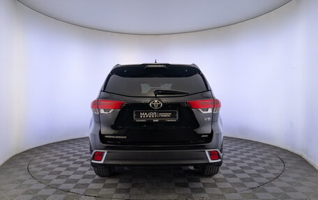 Toyota Highlander III, 2018 год, 3 590 000 рублей, 6 фотография