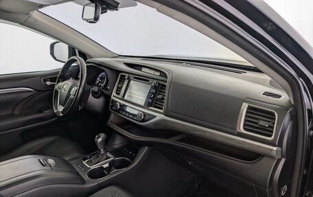 Toyota Highlander III, 2018 год, 3 590 000 рублей, 11 фотография