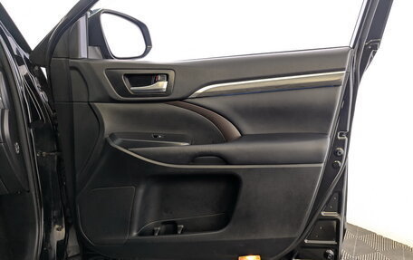 Toyota Highlander III, 2018 год, 3 590 000 рублей, 25 фотография
