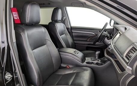 Toyota Highlander III, 2018 год, 3 590 000 рублей, 24 фотография